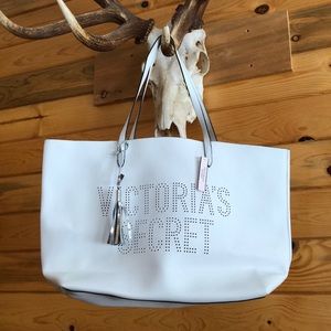 NWT White tote bag beach bag with silver inside